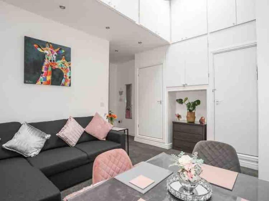Beeches Bach, 1 Bedroom Cottage With Hot Tub Prestatyn Dış mekan fotoğraf